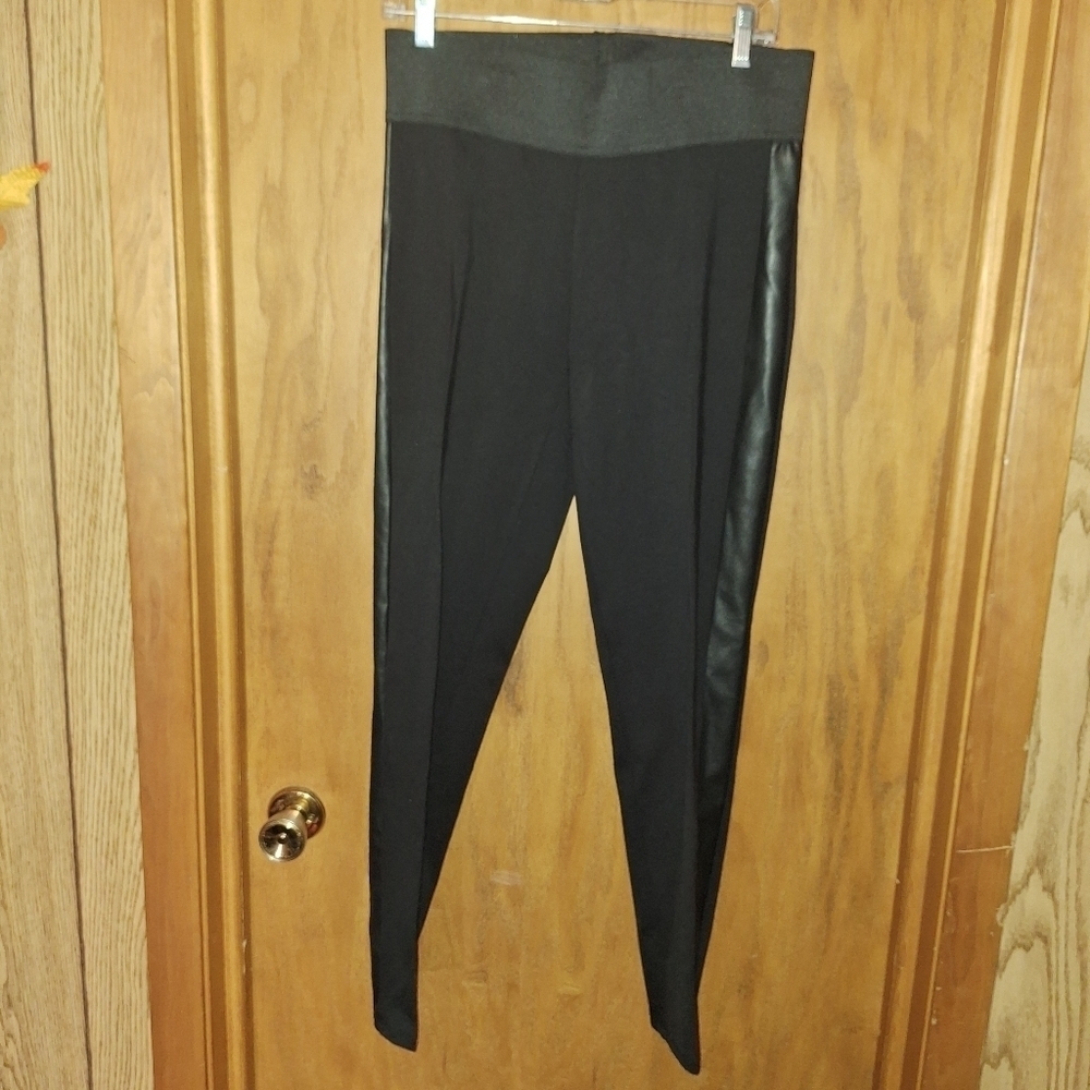 🌟 Arianne faux leather size stripe pants size medium NWT